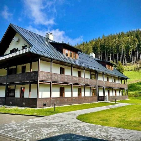 Apartmán NETA Velké Karlovice, Polanský Dvůr Esterno foto