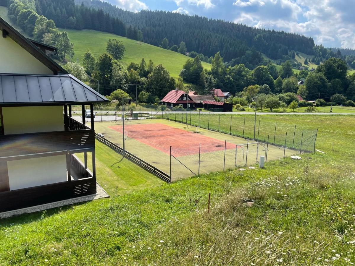 Apartmán NETA Velké Karlovice, Polanský Dvůr Esterno foto