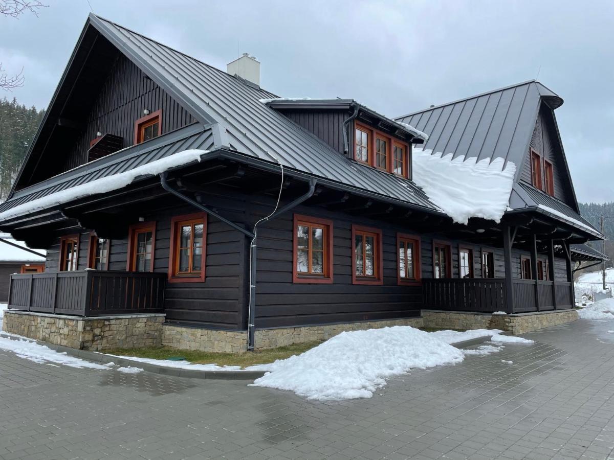 Apartmán NETA Velké Karlovice, Polanský Dvůr Esterno foto