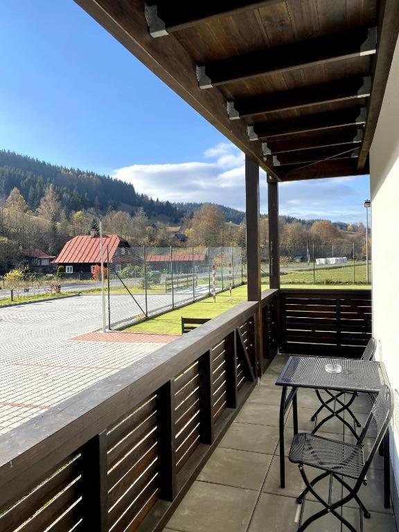 Apartmán NETA Velké Karlovice, Polanský Dvůr Esterno foto